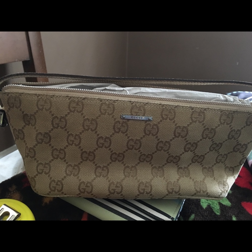 Gucci pouchette purse